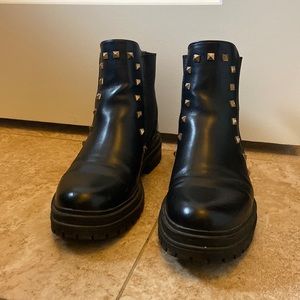Steve Madden Blosson Black boots with gold stud detail